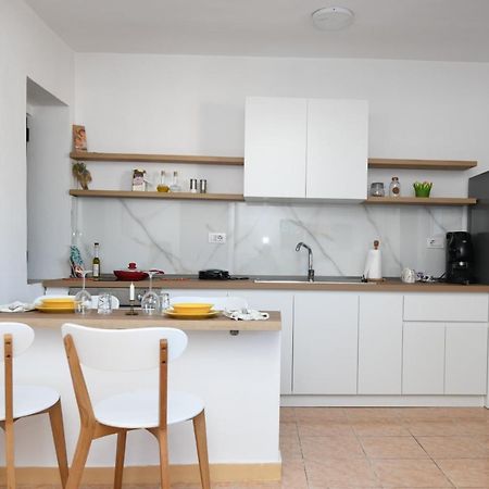Rondine Studio Apartment Tiranë Luaran gambar