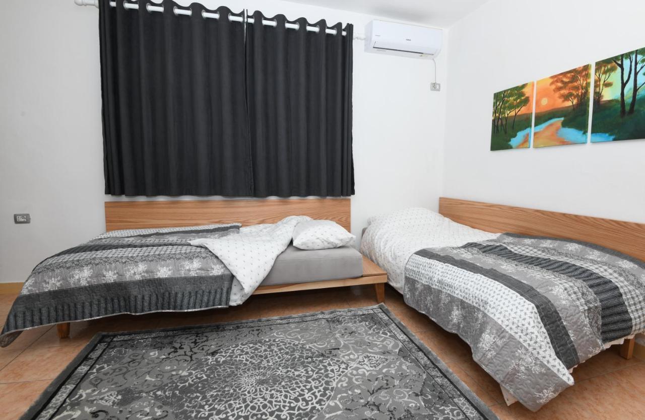 Rondine Studio Apartment Tiranë Luaran gambar