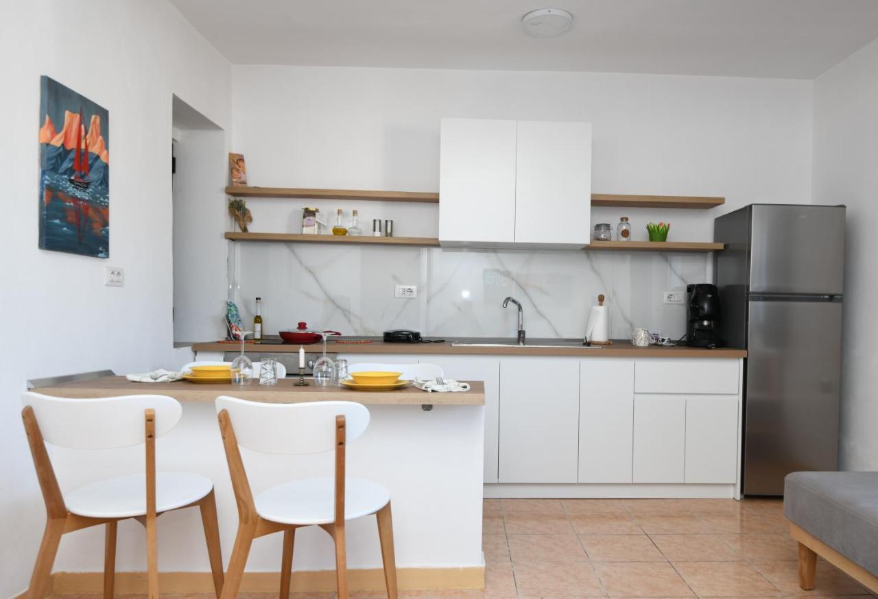 Rondine Studio Apartment Tiranë Luaran gambar