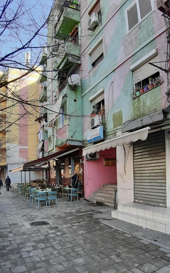 Rondine Studio Apartment Tiranë Luaran gambar