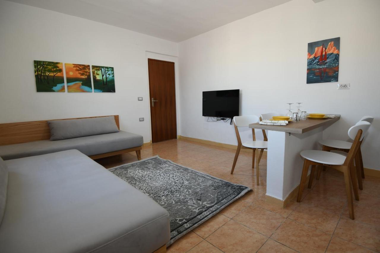 Rondine Studio Apartment Tiranë Luaran gambar