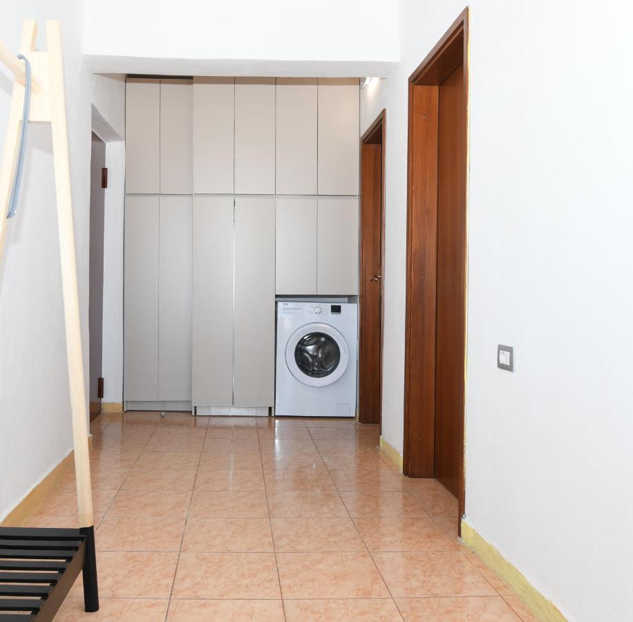 Rondine Studio Apartment Tiranë Luaran gambar