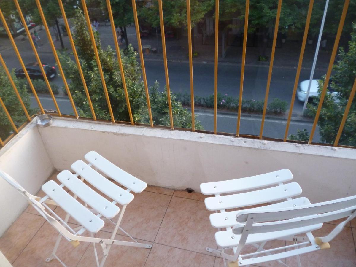 Rondine Studio Apartment Tiranë Luaran gambar